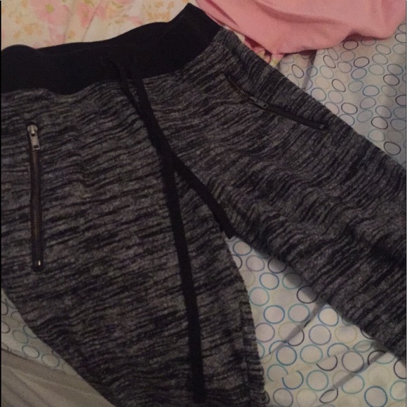 Clothes for sale! Will negotiate price if needed. - Picture 3 of 7